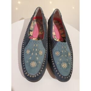 Hush Puppies Comfort Zone Blue Leather Embroidered Loafer Moccasins Womens 6